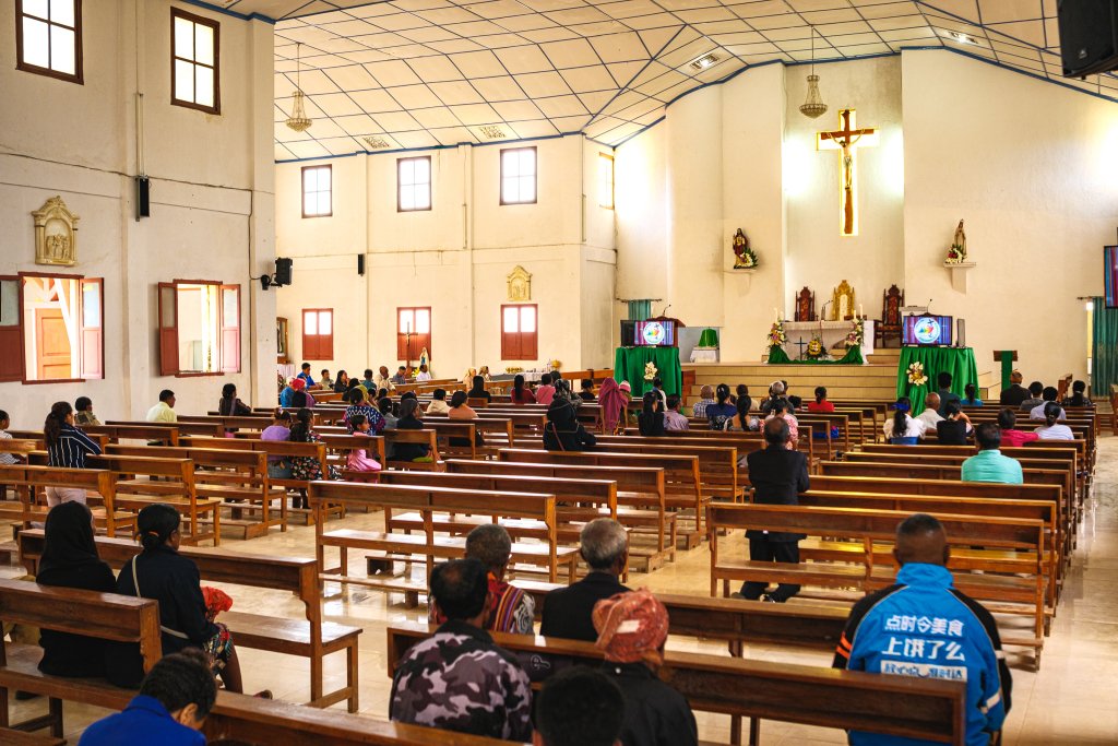 Rytas Maubisse bažnyčioje.